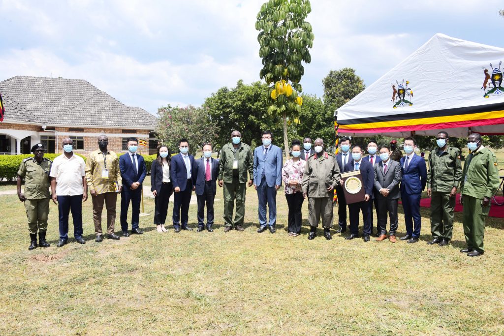 President Museveni has on 9th July 2024 held discussions with a delegation from Huawei Technologies Uganda at the National Leadership Institute (NALI), Kyankwanzi.