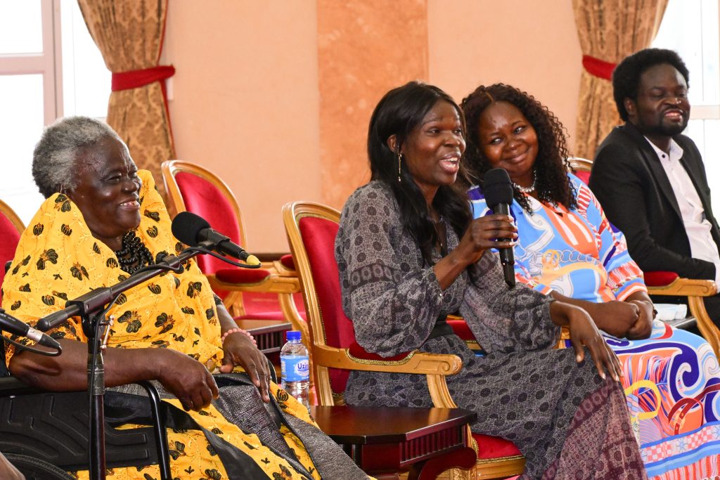 Mrs Bazilio Olara Ataro (R) and her children and family members during a meeting with President Museveni at State House Entebbe on Wednesday. PPU Photo