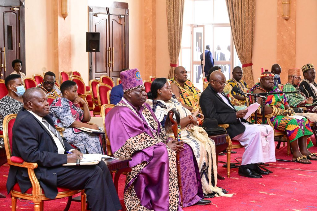 Umukuka Mike Mudoma C and other Kings and cultural leaders from Ghana Nigeria Kenya and Uganda meeting President Museveni at Entebbe on Monday PPU Photo