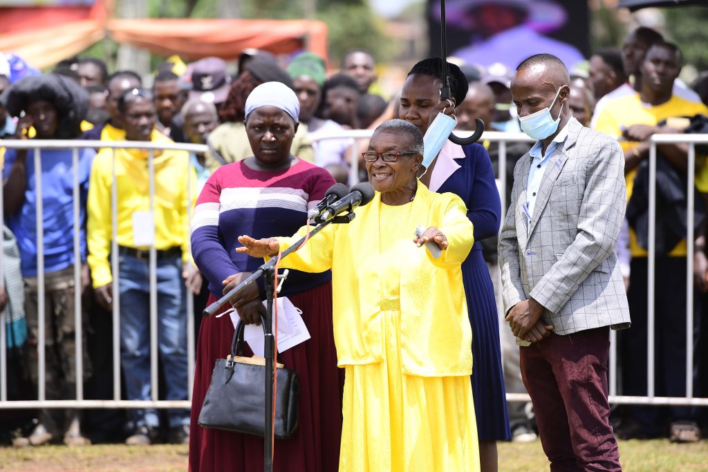 President Museveni and Mama Janet in Mityana hand over house and car to Veteran Nakampi