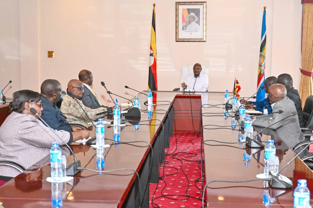 President Museveni meets MUK Head of History Department and Ministry of Education