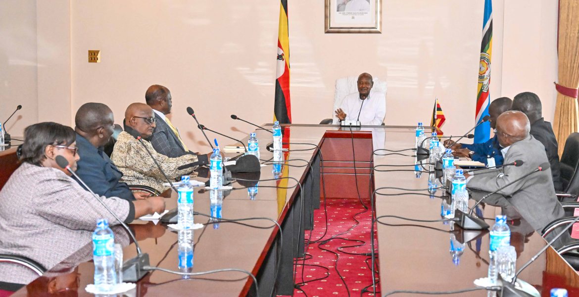 President Museveni meets MUK Head of History Department and Ministry of Education