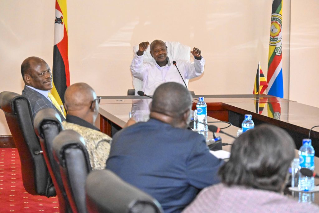 President Museveni meets MUK Head of History Department and Ministry of Education