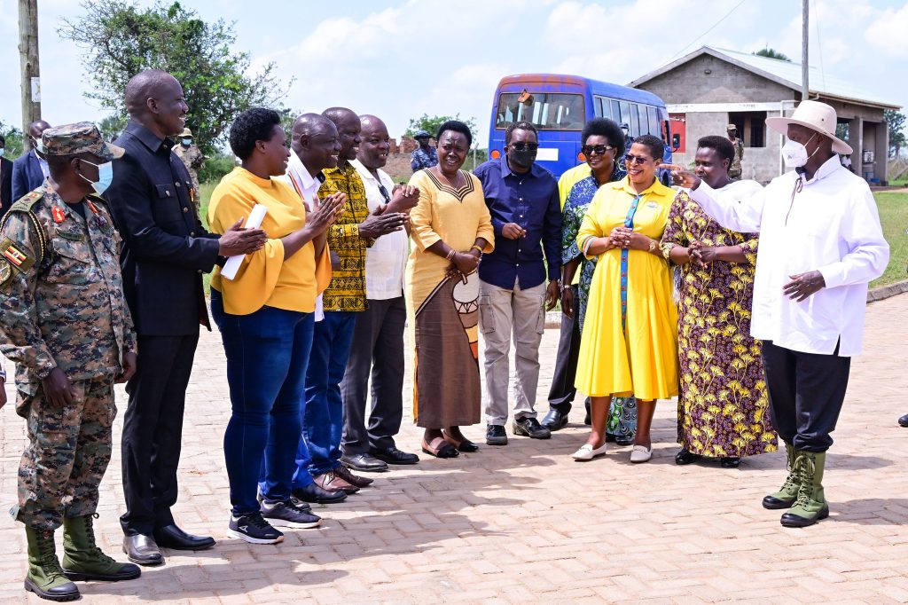 President Museveni talks to VP Alupo, Speaker Among and  Ministers Hellen Adoa, Lilly Akello and Kenneth Omona and other leaders as he arrives at Teso industrial skilling hub in Soroti City