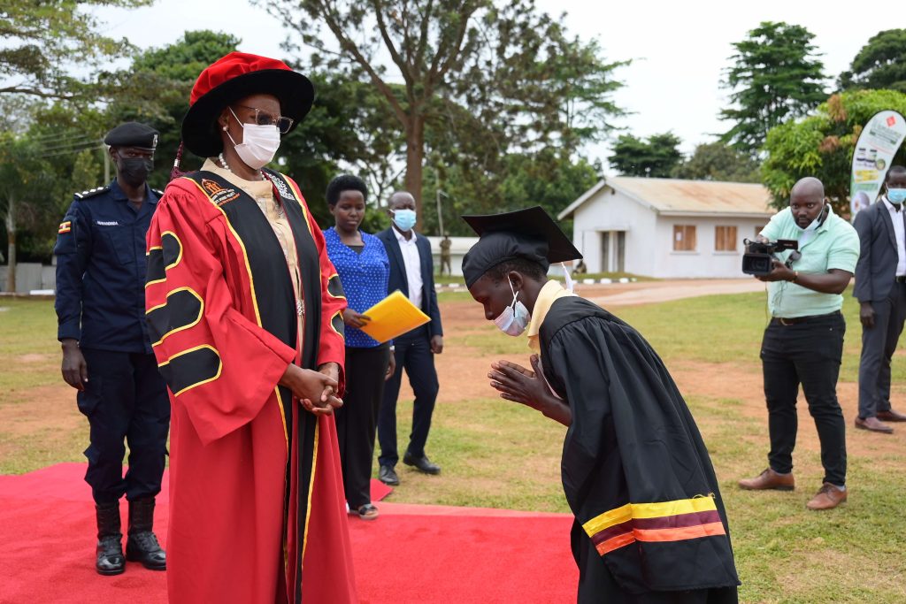 First Lady officiates at the 2nd Graduation and Fundraising Ceremony for the SFC Spouses Project