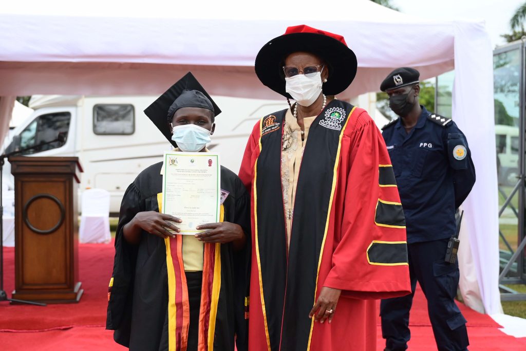 First Lady officiates at the 2nd Graduation and Fundraising Ceremony for the SFC Spouses Project