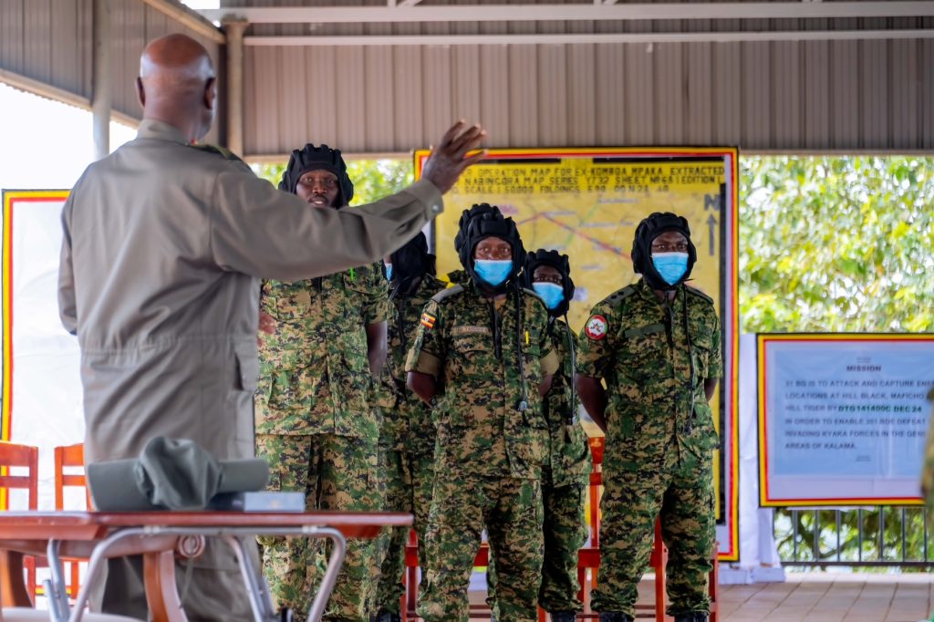 President Museveni Passes Out 627 Company Commanders And Armour Crew Officers At Mechanized Warfare College - Kalama