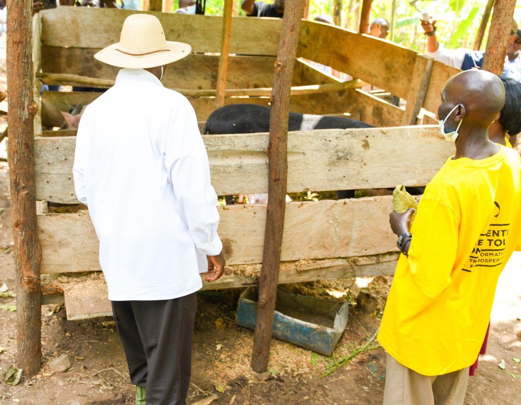 President Museveni in Busituma 1 village Makenya Parish Makenya Sub-County Butiru County in Manafwa district at the home of Mr John Namukhono