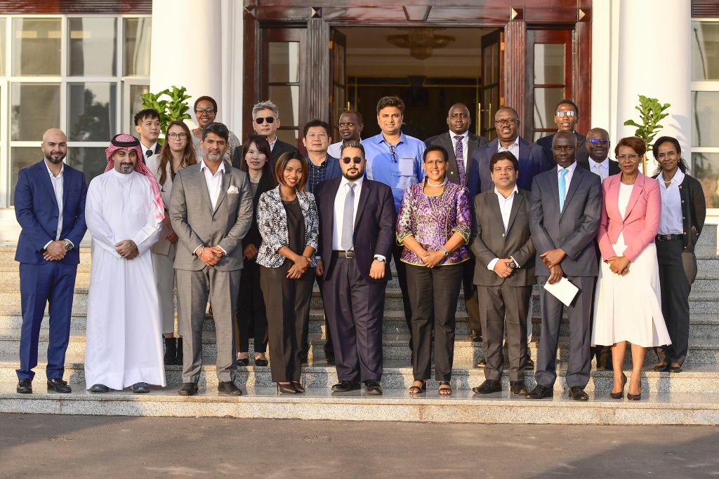 President Museveni meets a group from Emirates Airlines on Tourism trip to Uganda