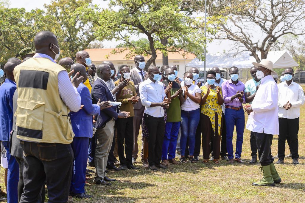 PDM TOUR - President Museveni interacts with Journalists of Lango sub-region - at Baralegi state lodge