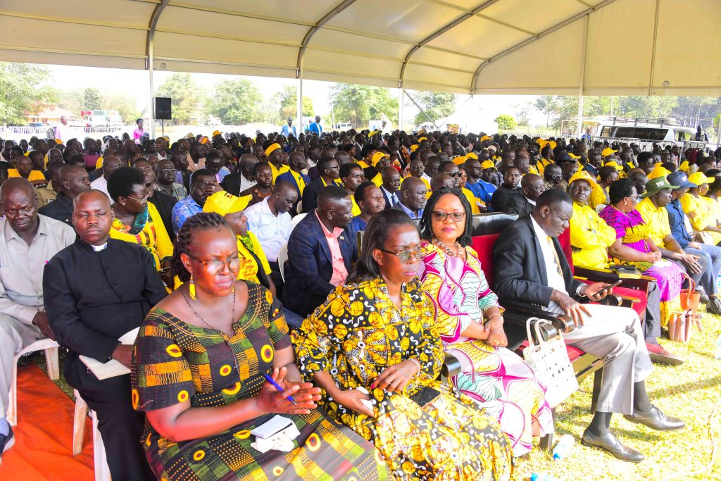 President Museveni addressing leaders from the Lango subregion at Ikwera Boma play ground in Aduku town council Kwania district