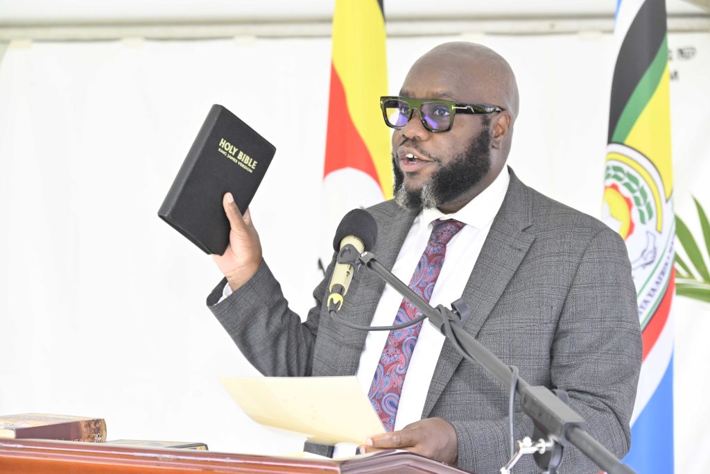 Hon. Justice Simon Peter Kinobe Mutegeki, swearing in as a Judge of the High Court at the State House Entebbe on the 4th March 2025. Photo by PPU/ Tony Rujuta.