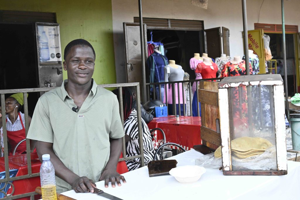 11- Balikyewunya Market Vendors give testimony after using well business booster package from M7 - State House Uganda President Yoweri Kaguta Museveni extends financial support to roadside market vendors in Luwero and Nakasongola Districts. 29-May-2025