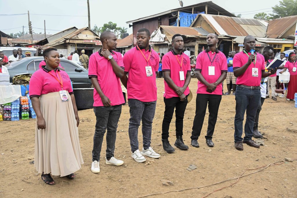 President Musevni gives financial support to Akaserengeto Saving Group in Kalerwe - 29-Jun-2025