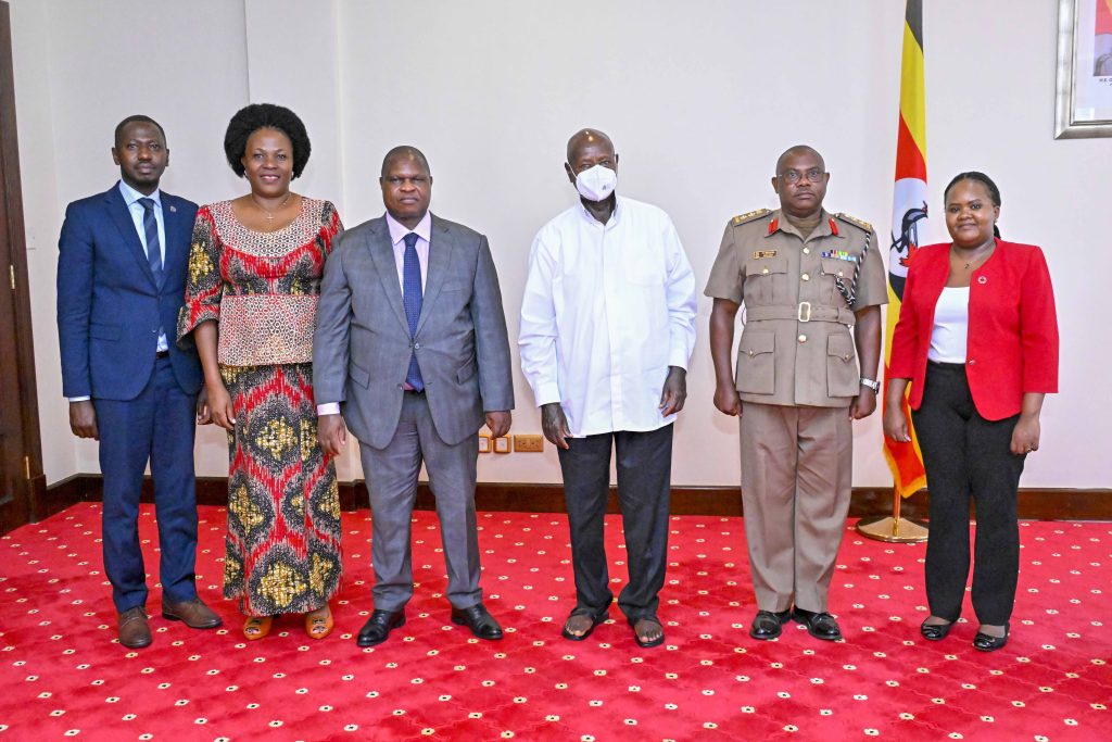 President Yoweri Kaguta Museveni in a group photo with the Kenya High Commissioner to Uganda His Excellency Joash Maang and his delegation at the State House Entebbe on 28th July 2025. Photo by PPU/ Tony Rujuta.