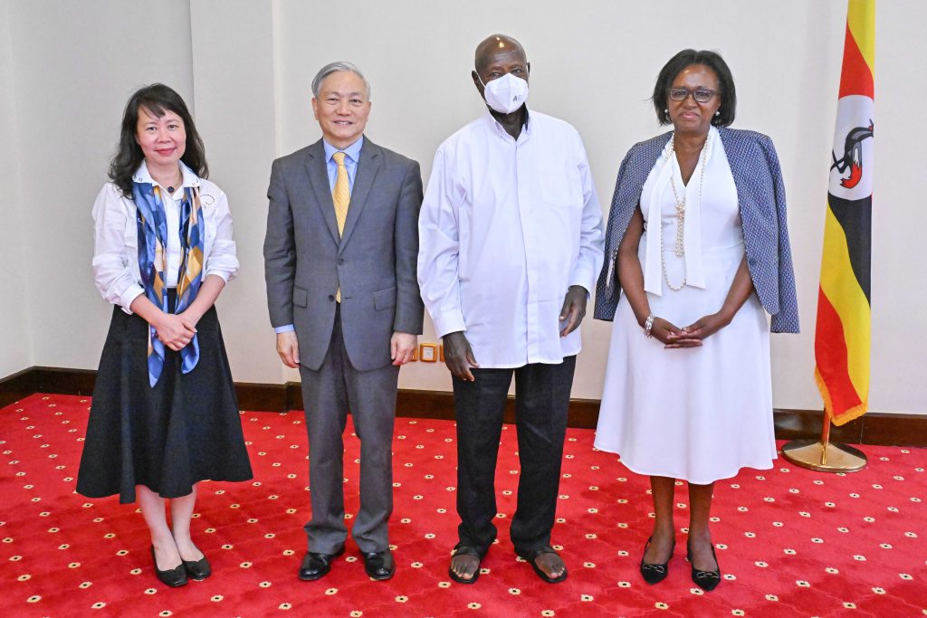 President Yoweri Kaguta Museveni (second right) in a group photo after the outgoing country manager World Bank Country Manager for Uganda R. Mukami Kariuki (right) bids farewell the President in the presence of the Director of Strategy and Operations in the Office of the World Bank's Managing Director of Development Policy and Partnerships Qimiao Fan (second left) at the State House Entebbe on 28th July 2025. Photos by PPU/ Tony Rujuta.