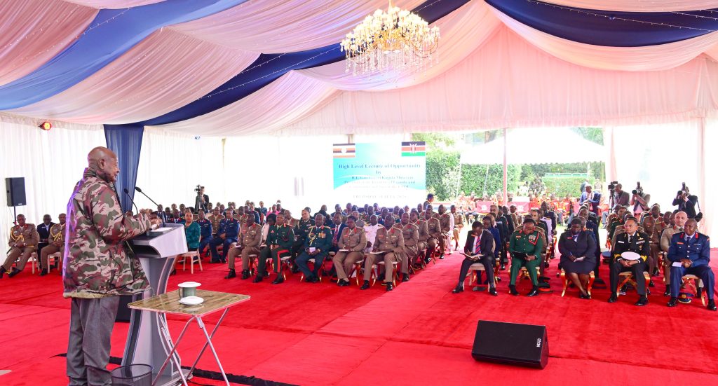 President Museveni giving a lecture of opportunity to officers attending a course at the National Defence College of Kenya in Nairobi on 31st July 2025. PPU Photo
