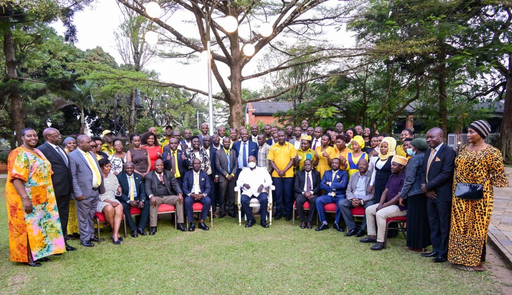 President Museveni poses for a photo with a group of Ugandans from the Diaspora after a meeting at Nakasero on 3rd Sept 2025. PPU Photo.